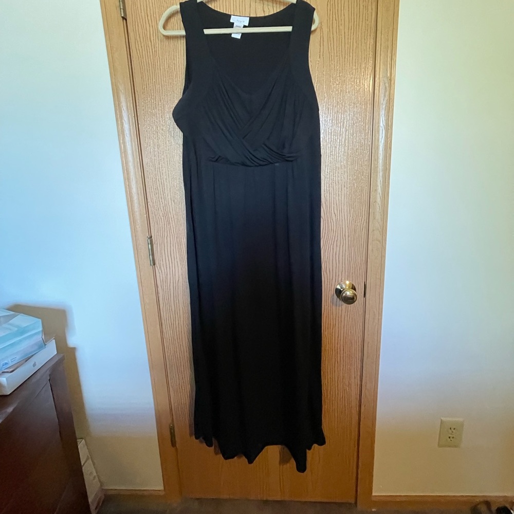 Black sleeveless maxi dress